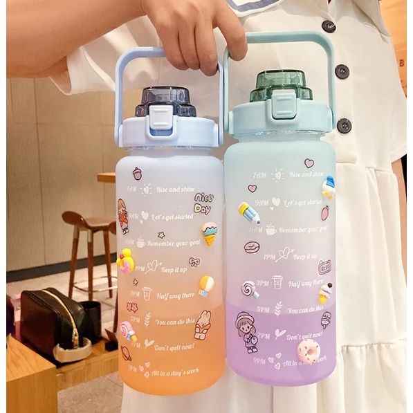 Bình Nước 2 Lít Có Ống Hút, Có Vạch Báo Giờ Uống Nước Chất Liệu An Toàn, Tiện Dụng
