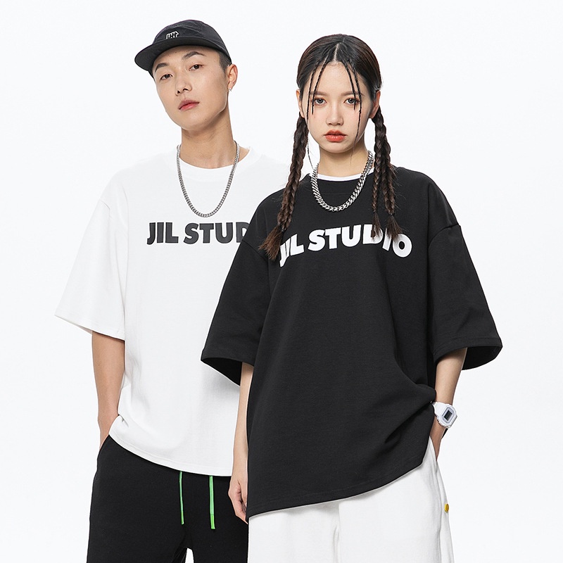 Áo phông form rộng nam nữ BeeCy dáng thun unisex kiểu tay lỡ cổ tròn in chữ Eighteen.Studio' chất dày dặn mã AT007
