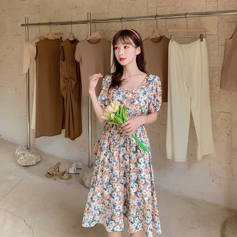 Đầm lửng IELGY tay ngắn cổ vuông dáng ôm size lớn họa tiết hoa