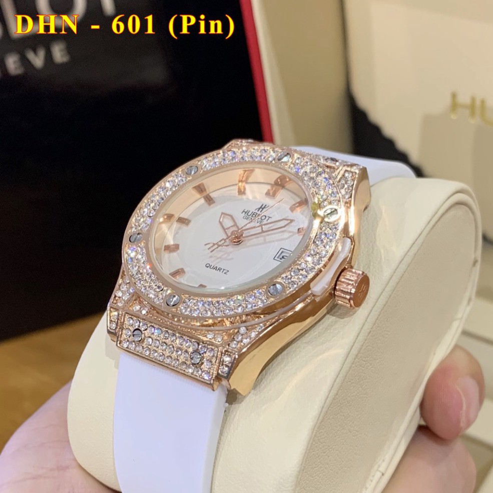 Đồng hồ nữ Hublot mặt tròn đính đá size 36 dây cao su thơm DHN601 Trangmoon106