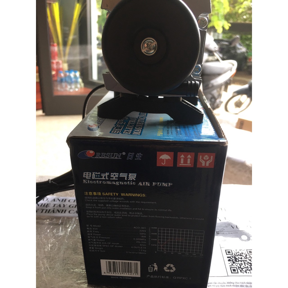 Máy sủi oxy,không khi hãng RESUN ACO-001,phụ kiện không thể thiếu cho bể cá cảnh.