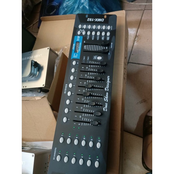 Bàn điều khiển Ánh Sáng Sân Khấu DMX 512