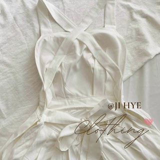đầm maxi trắng hở lưng dây chéo