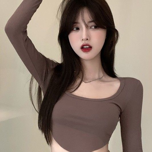 Áo thun ngắn thiết kế tay dài ôm sát lai áo bất đối xứng màu trơn