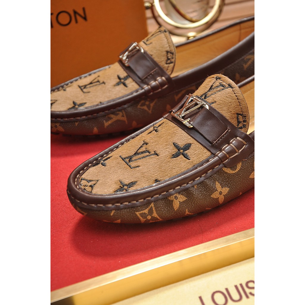 Giày sneakers nam da thật Louis Vuitton LV thiết kế độc đáo, ấn tượng nhưng vẫn mang phong cách cổ điển