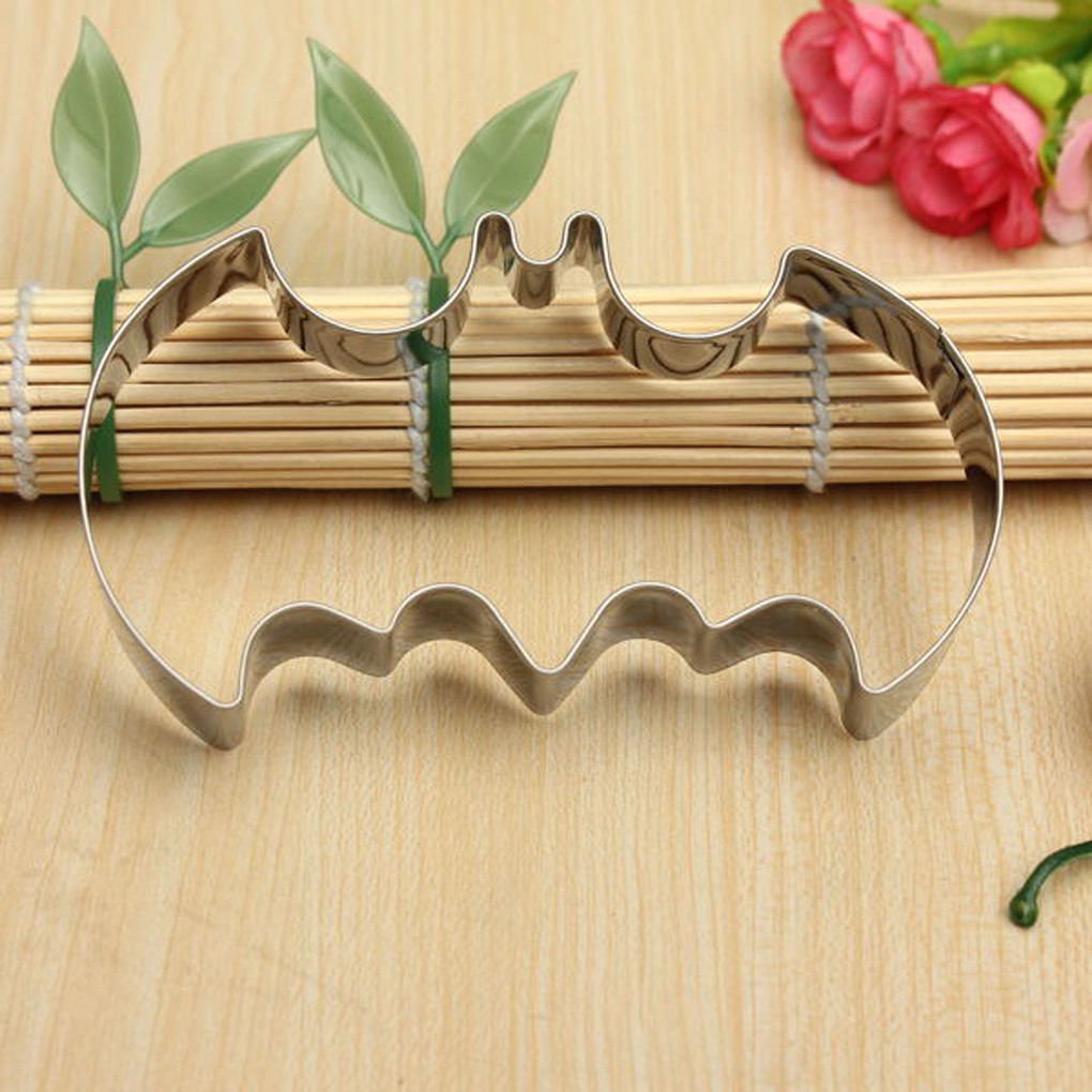 Khuôn bánh hình dơi trang trí halloween