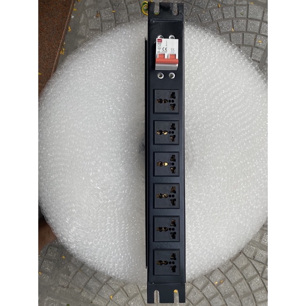 Thanh nguồn PDU 6 ổ cắm 3 chấu chuẩn đa dụng, Có MCB 2P 16A  19 inch 1U Chuẩn Rack