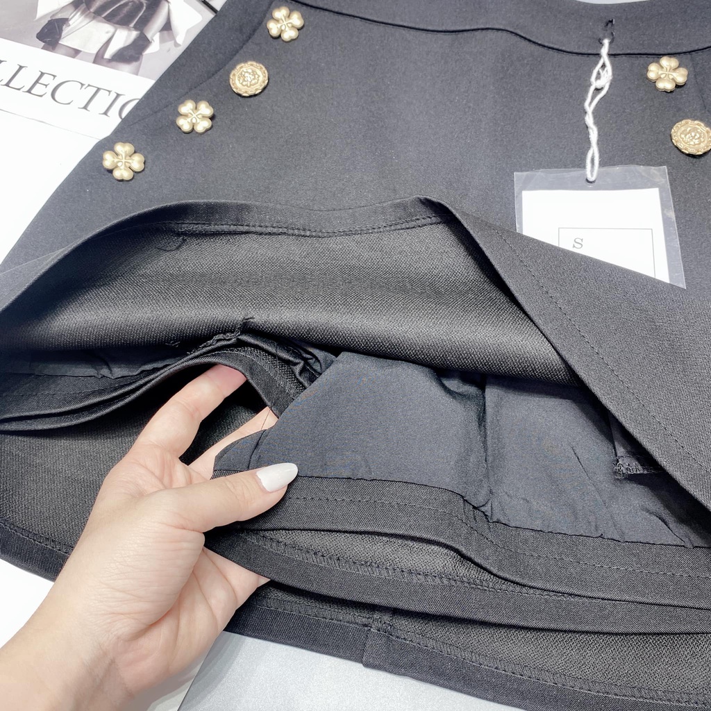 Chân váy chữ A đính cúc hoa