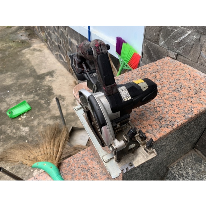 Cưa Hitachi 14.4v thân máy vỏ pin