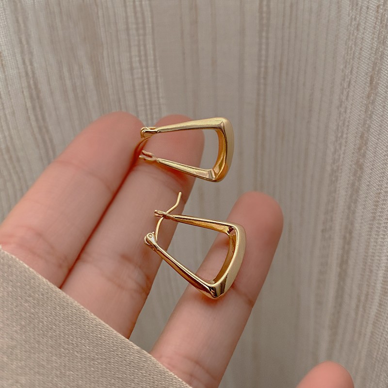 Khuyên tai cá tính nữ hình thang THANG281