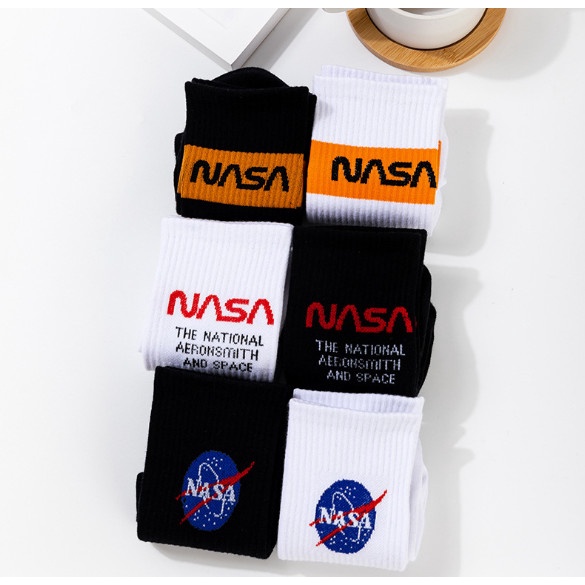 Vớ cao cổ chữ NASA Nam Nữ phong cách trẻ trung, năng động.