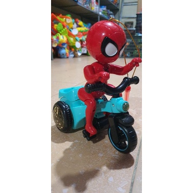 Đèn trung thu người nhện đi xe bốc đầu