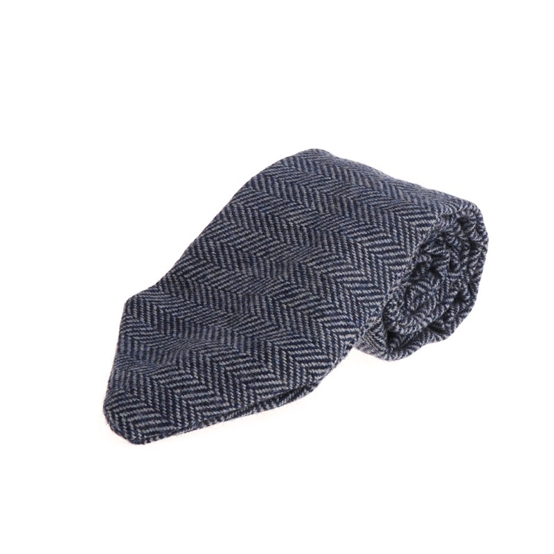 Bộ trang phục gồm quần ngắn/mũ/cà vạt dài và kính cho bé trai