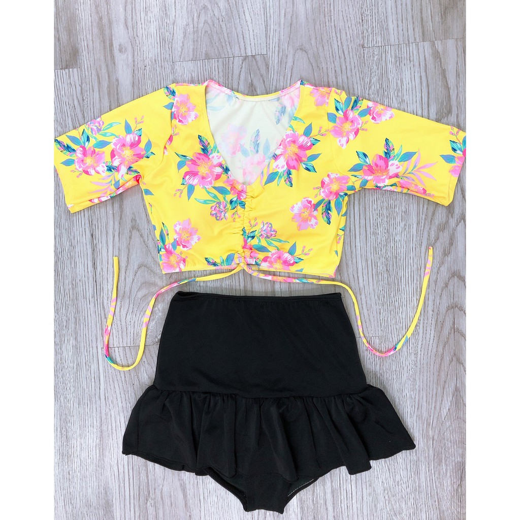 Bikini hai mảnh áo hoa vàng  cọc tay váy xoè mặc đi biển đi bơi ( Đảm bảo như hình)