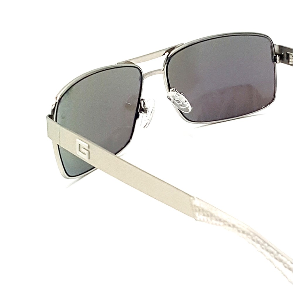 Kính mát Guess GU6857 10X chính hãng, thiết kế dễ đeo bảo vệ mắt