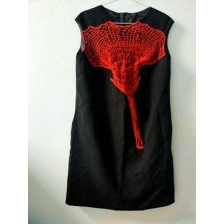 Đầm đen hoa ren size M (thanh lý)
