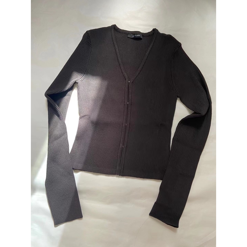 Áo len nữ basic Low Classic mang phong cách vintage