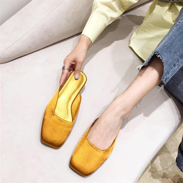 Dép Da Lộn Mềm Gót Thấp Mũi Vuông Màu Đen/Vàng Thời Trang Cho Nữ