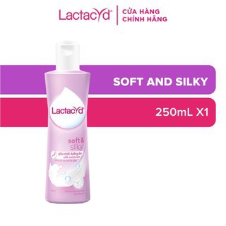 Dung Dịch Vệ Sinh Phụ Nữ Lactacyd Soft & Silky