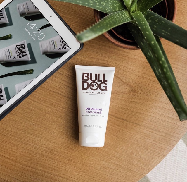 (Dành cho nam ) Sữa rửa mặt Bulldog FACE WASH OIL CONTROL kiểm soát dầu DÀNH CHO DA DẦU 150 ML (BILL UK) BULL DOG