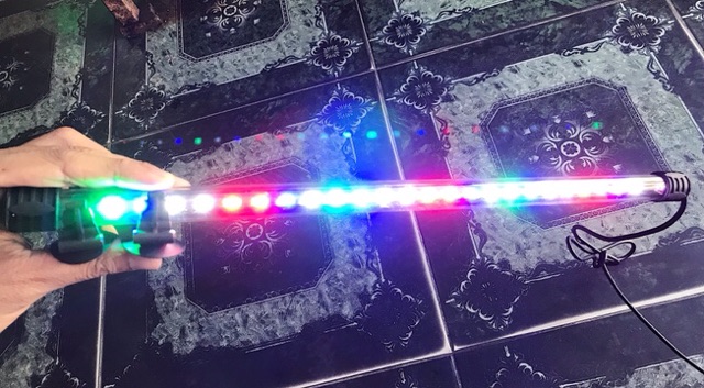 ĐÈN LED 3 KIỂU MÀU TRONG HOẶC TRÊN HỒ CÁ NON BỘ 43CM