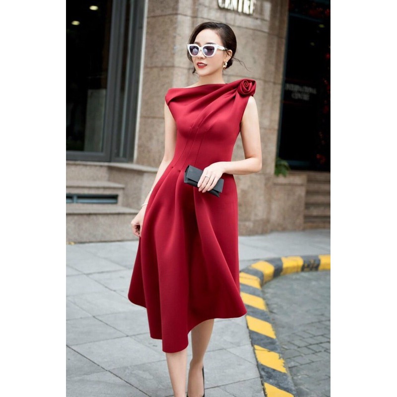 ĐẦM XOÈ XÉO VAI TÙNG XÉO ĐÍNH HOA HỒNG