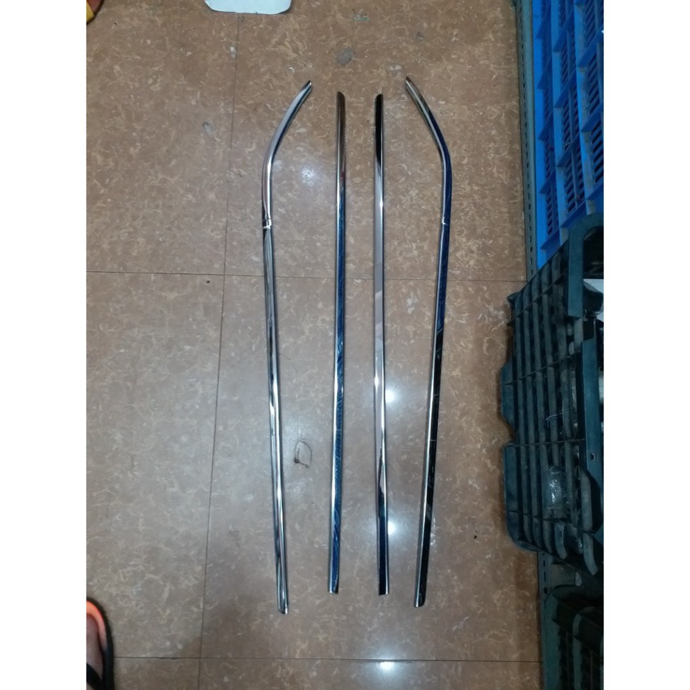 Nẹp Chân Kính  Attrage 2017-2021 inox