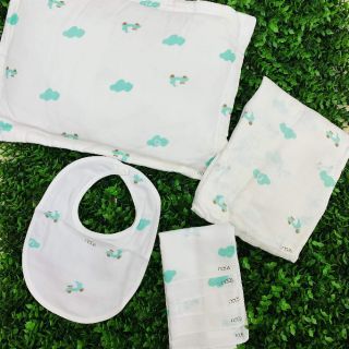 Yếm vải Nous