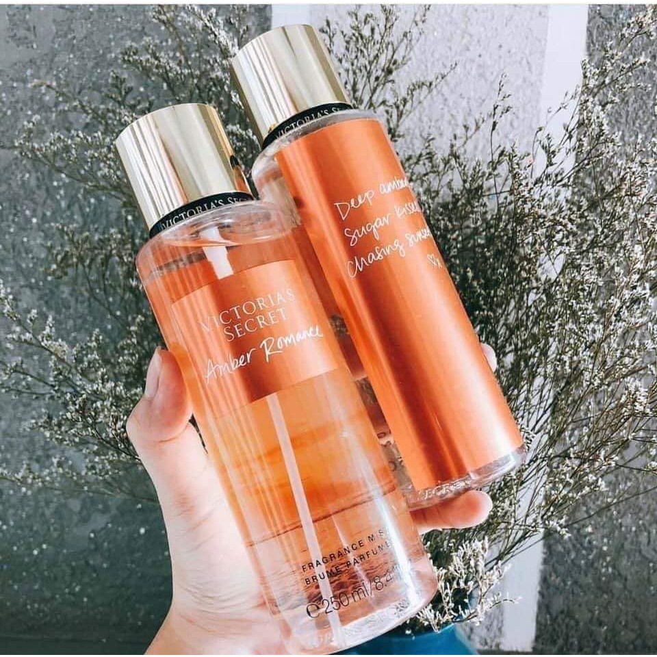 Xịt thơm body mist Victoria Amber Romance 250ml