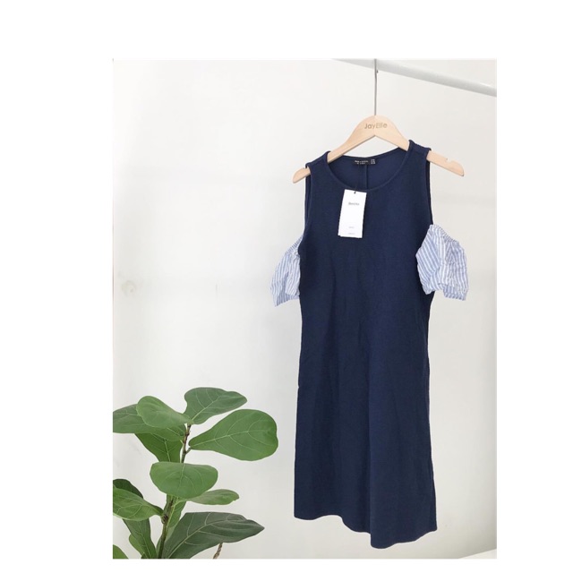 Váy Berska size m form nhỏ auth