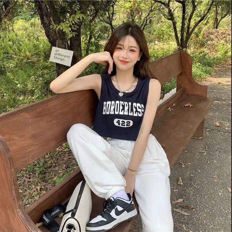 Áo croptop IELGY không tay in chữ thời trang hè cho nữ