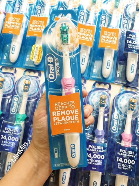 Bàn chải đánh răng bằng pin Oral-B 3D White Action của Đức (có thể thay thế đầu)