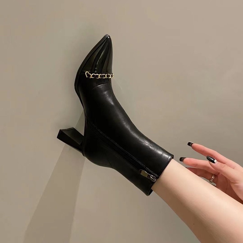 Bốt boot lửng viền xích ngang gót nhọn fullbox hàng quảng châu cao cấp | BigBuy360 - bigbuy360.vn