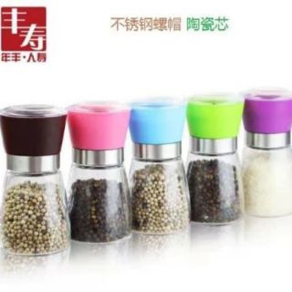 Cối xay tiêu cầm tay