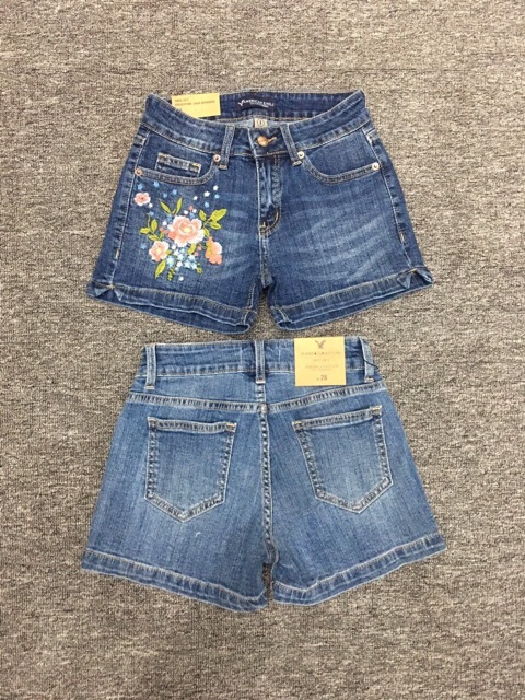 Quần short jeans thiêu hoa