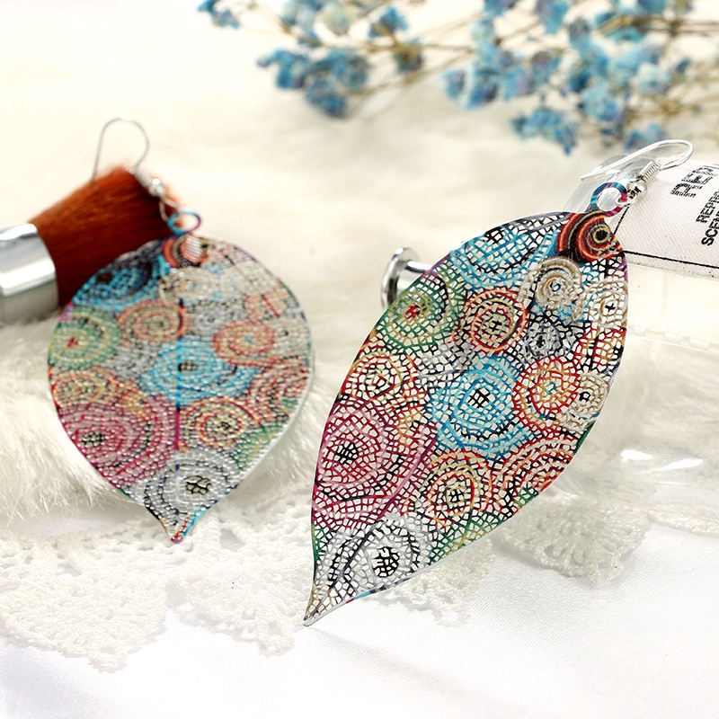 Leaf-shaped Metal Earrings In Retro Style