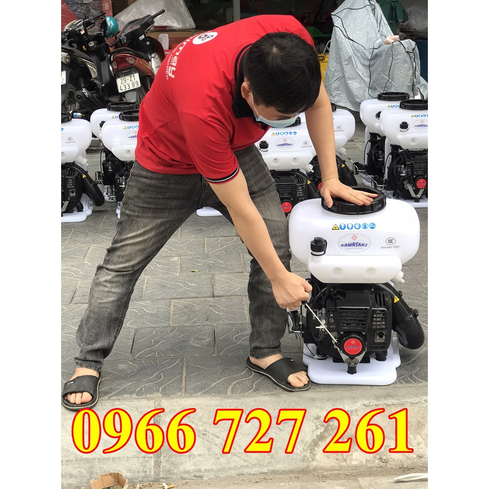 Máy phun thuốc 2 thì xăng pha nhớt mạnh mẽ Kawasaki TK65 đại hạ giá tại Savimax