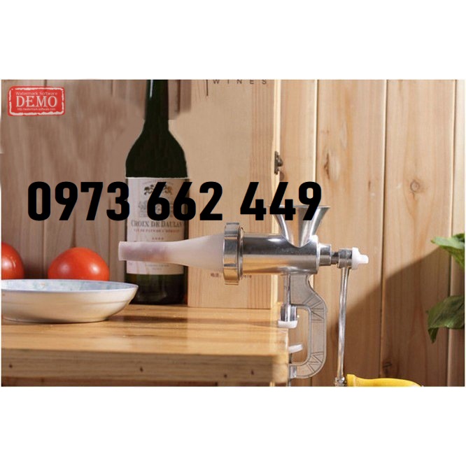 Máy làm cám chim cám gà và xay thịt cá, làm xúc xích đa năng 3 trong 1