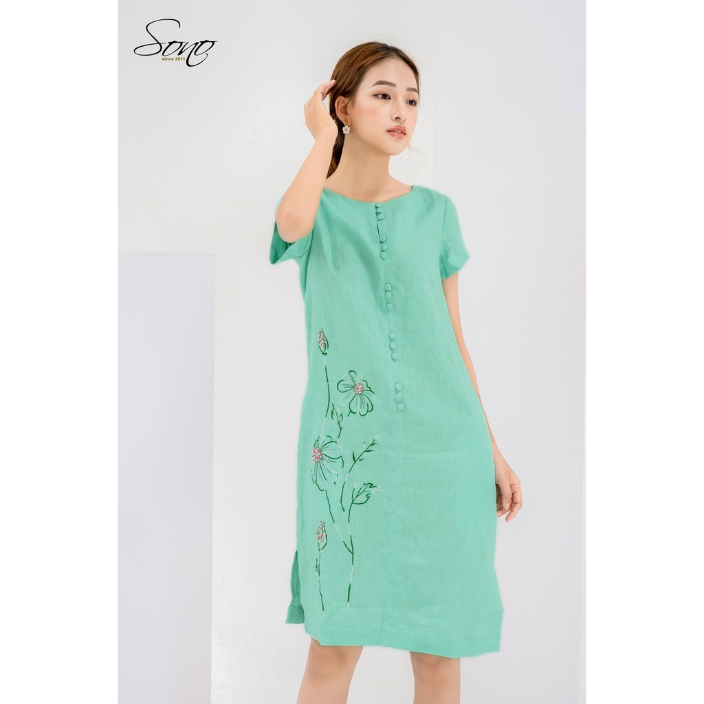 Sono - Đầm Chất Liệu Linen Thêu Đính Nút Xen Kẽ Hàng Thiết Kế