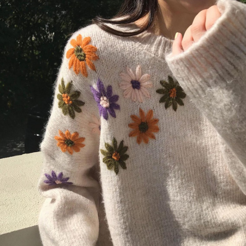 Áo Sweater hoạ tiết thêu phong cách Retro