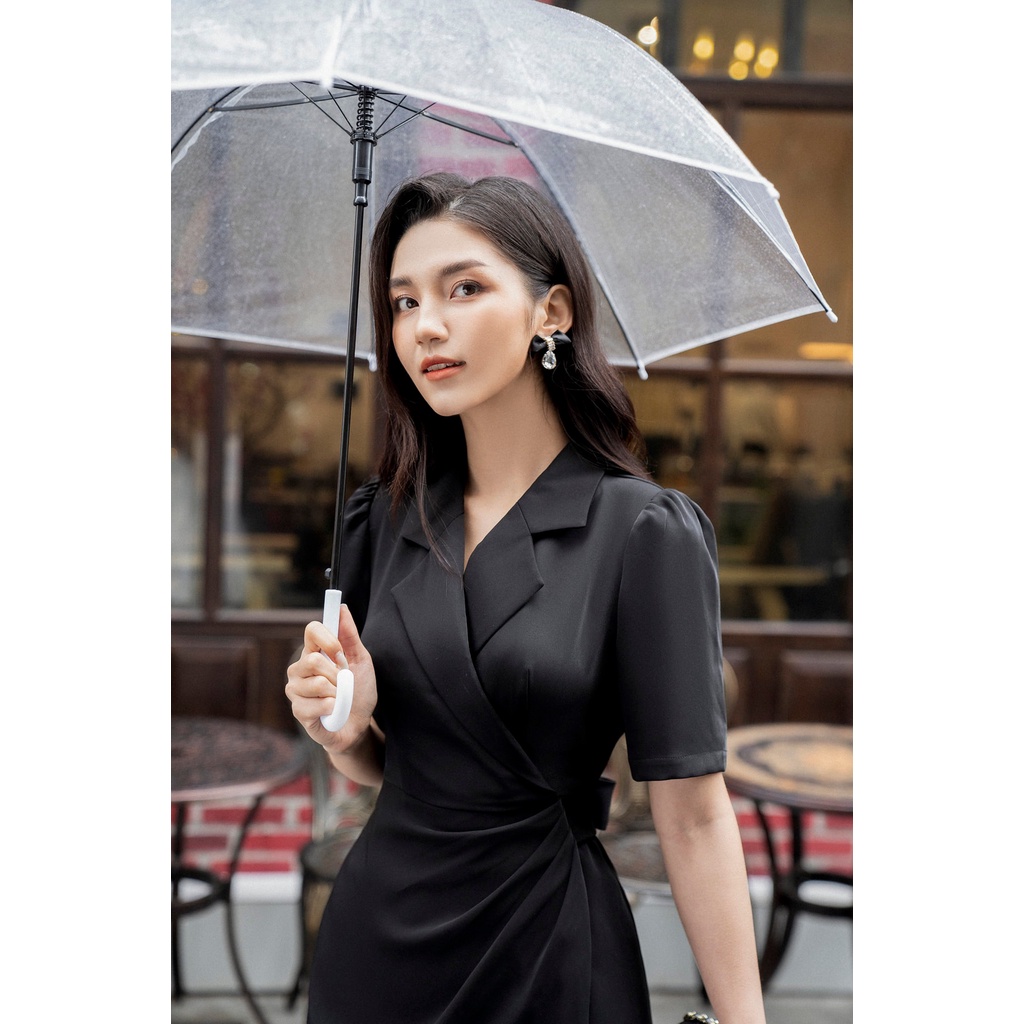 Váy suông đen cổ vest nhún eo TIINSTORE VHN504