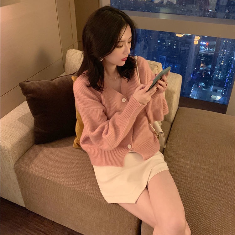 Áo khoác len cổ chữ v màu sắc nhã nhặn thời trang 2021