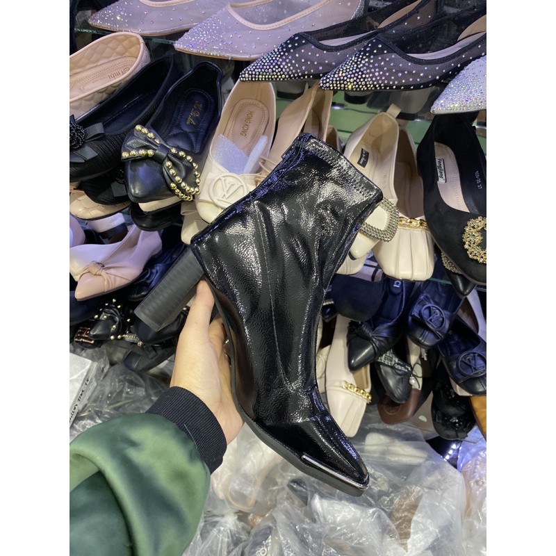 Boot da bóng mũi vuông viền kim loại gót vuông 7cm | BigBuy360 - bigbuy360.vn