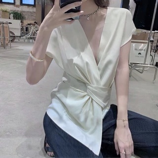 áo xoắn eo lệch vạt 2m đen trắng