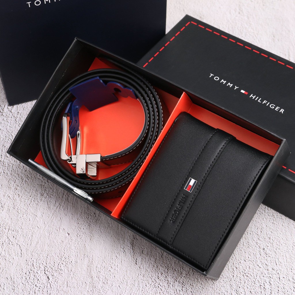 Ví Tommy Hilfiger màu be kèm thắt lưng làm quà tặng