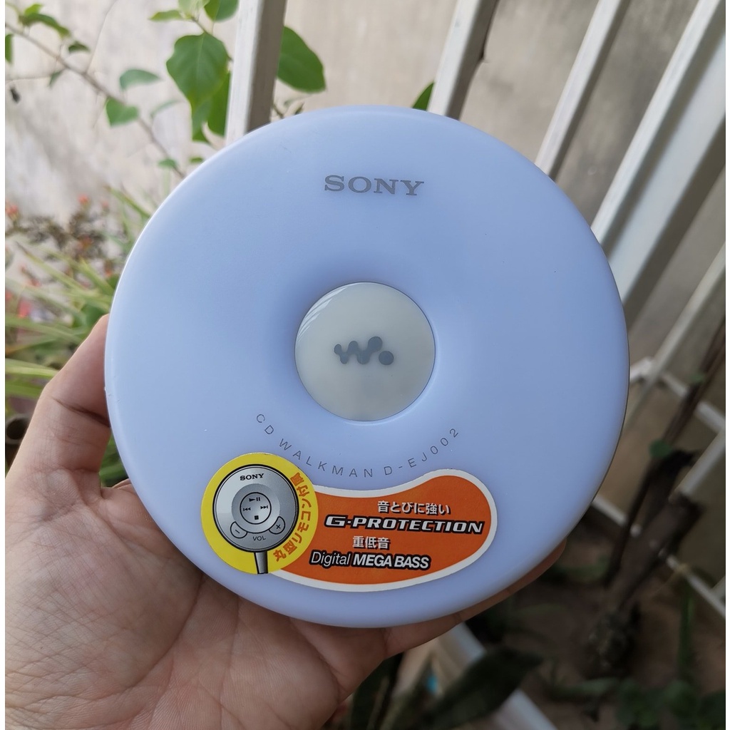 Máy nghe nhạc CD Sony DEJ002 phiên bản mầu khá hiếm