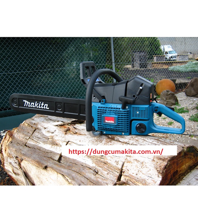 Máy cưa xích chạy xăng Makita DCS7300