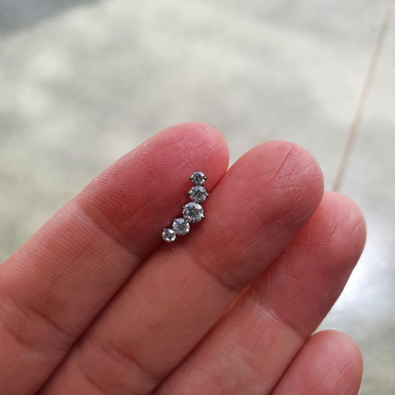 Khuyên tai Titanium G23 Curve Cz Ruyi Piercing