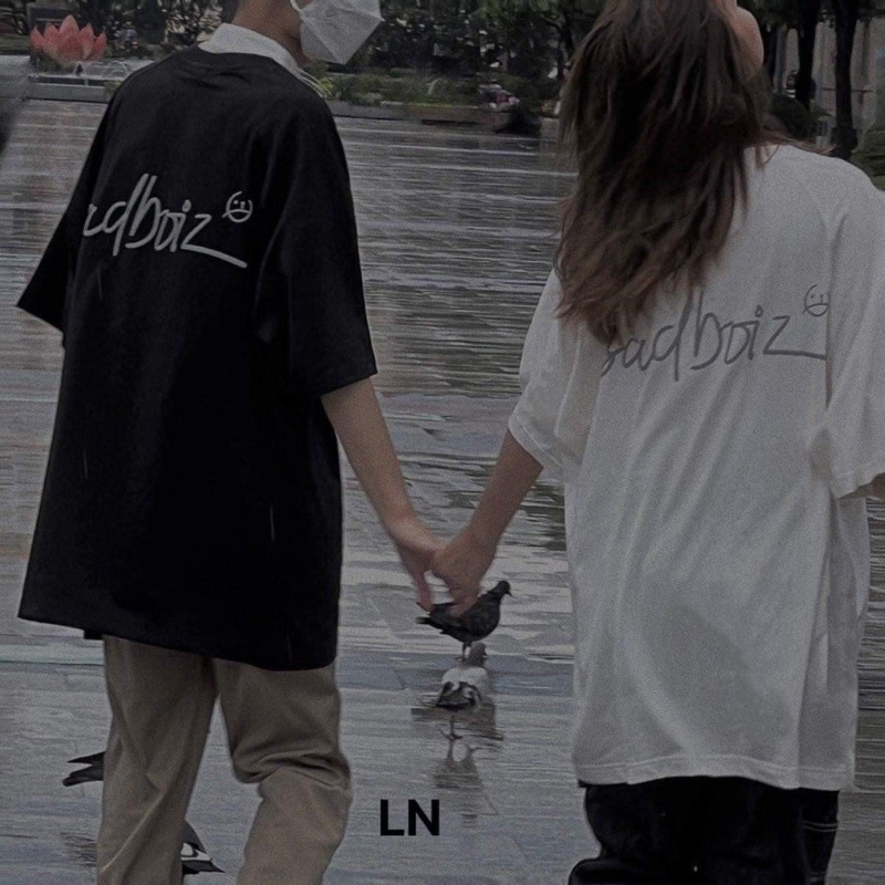 Áo phông SADBOI chữ xám in 2 mặt DA6