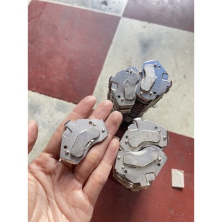 Nam châm gắn đế hoa